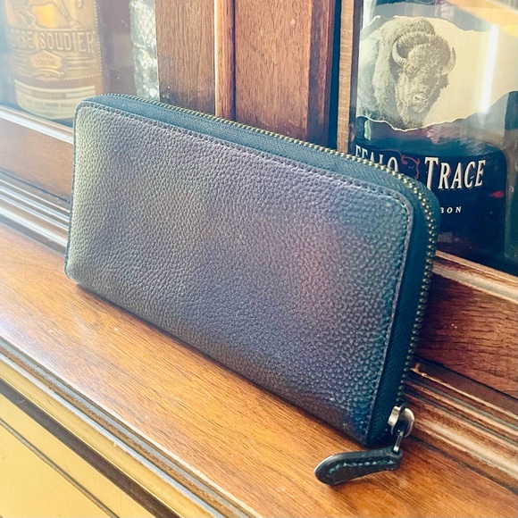 ULTRA RARE UNICORN Coach Hologram Petrol Zip Accordion Oil Slick Wallet Purple - Picture 10 of 16